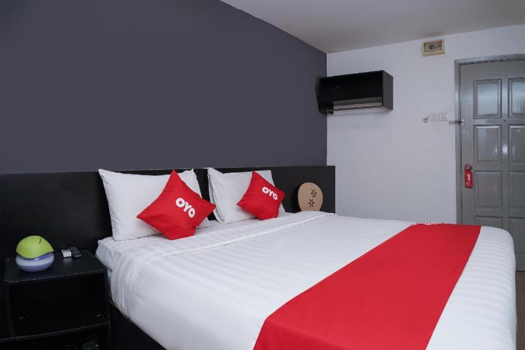 Oyo 90106 Sindbad Hotel Куала-Лумпур Экстерьер фото