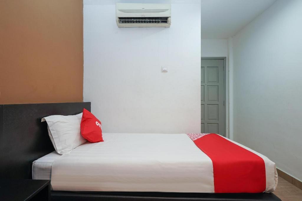 Oyo 90106 Sindbad Hotel Куала-Лумпур Экстерьер фото